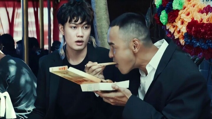 คุณก็เป็นพวกเดียวกับพี่ดำนี่นา แบ่งข้าวกล่องให้ผมบ้างสิ!