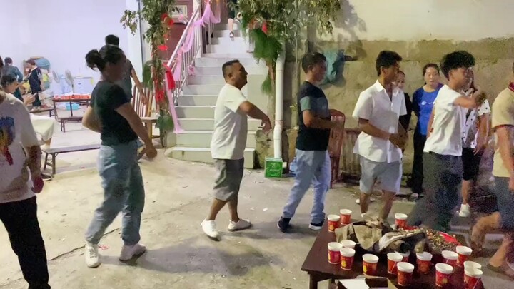 Kebahagiaan orang Yunnan, tarian ini mudah membuat orang ketagihan.