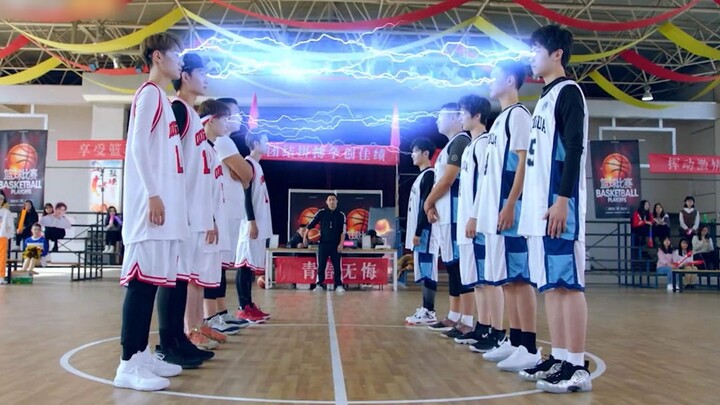 كم هو مُحرِج بالضبط مسلسل الكوميديا الرياضية عن أيقونة كرة السلة الذي يطالب المعجبون بجزء جديد منه م