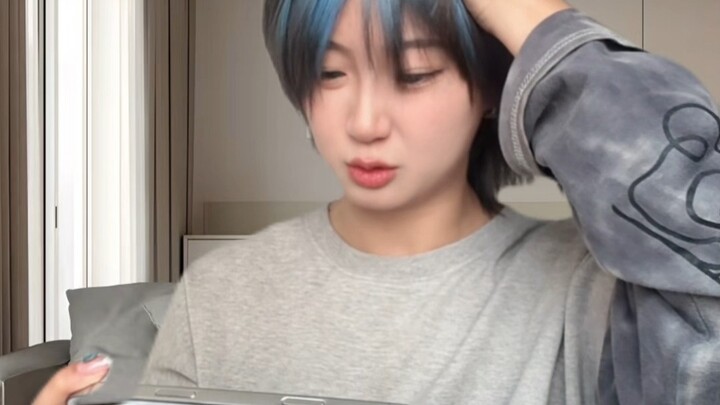 Vô tình gặp nhau, hóa ra lại là người cùng tuổi...