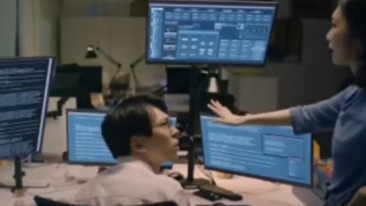 Why do delivery riders run like crazy? You'll understand after watching this video.