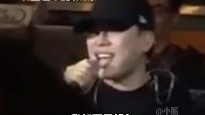 Nghi là Hồ Diên Bân hát live bài “Những Gì Em Muốn, Anh Đều Cho Em” ngay trong khán phòng… emm, thầy