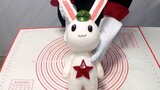 Making a rabbit with sugar