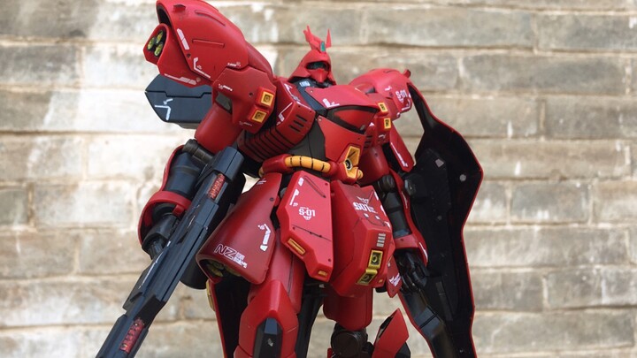 Gaogao HG Sazabi trưng bày thành phẩm