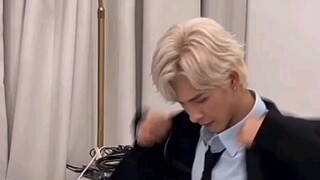 啊啊啊，小白莲跳舞也太帅了吧