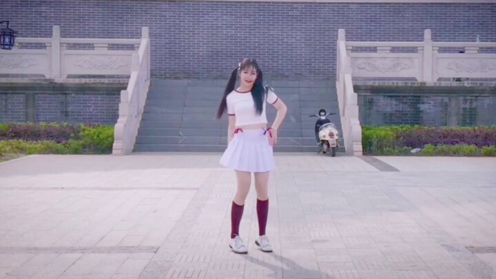 Yu Shuxin's full version of "Love You" danced for 1 minute and 48 seconds with a high-energy split