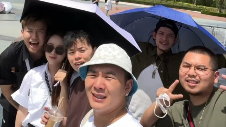 The Four Handsome Men of Sichuan and Chongqing Go on a Trip