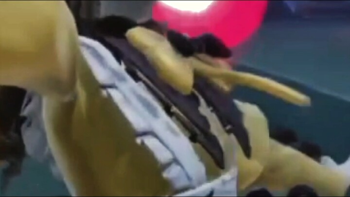 A Ba xem xong đỏ mặt rồi~