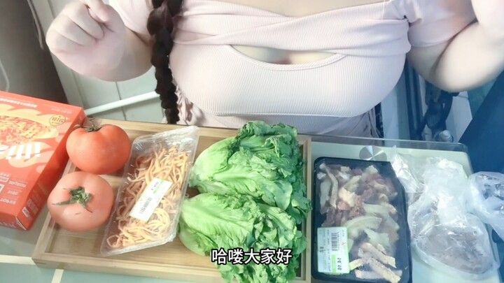 【วิดีโอบล็อกชีวิต】วันนี้กินหม้อไฟแล้วเอานมไปลวก!