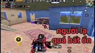 PUBG Mobile - Game Đấu Cực Kỳ Bất Ổn | Phải Bỏ Rơi 3 Người Lạ Để Lấy TOP
