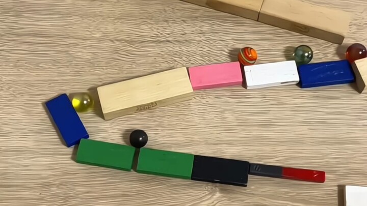 Phản ứng dây chuyền của đá cẩm thạch