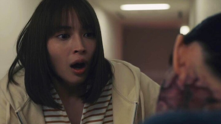 A girl has a terrifying nightmare, seeing everyone covered in blood—yet reality turns out to be even