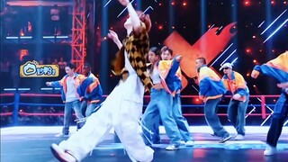 من يشاهد معركة طاقم الكابتن دينغ مجددًا؟ أنا!