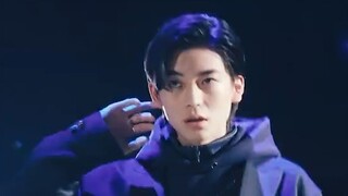 Trong số các anh, mỹ nhân đóng vai Kamen Rider trong show thời trang TGC, bạn có thích ai không?