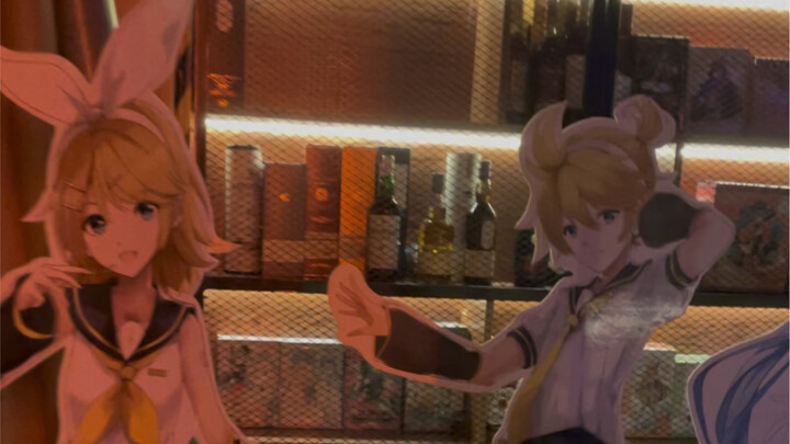 Passing by a water bar, it's too rustic, I backed off for two seconds
