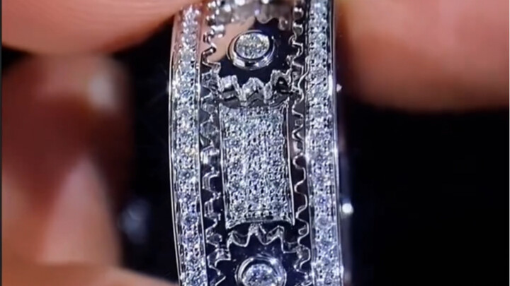 The pointed corner in the ring: “Starry Sky Gear”