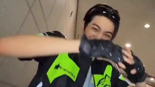 孩子们第一次当MC兴奋到模糊(9/21 cortis ins)