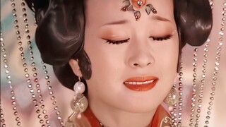 Chà chà, cuối cùng vị thần duy nhất bình thường trong cả bộ phim lại xuống trần gian trải kiếp nạn. 