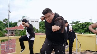 เขาเป็นผู้ชายแมนๆแต่ก็เป็นผู้หญิงที่เท่ด้วยใช่ไหม? ซูมกระโดด
