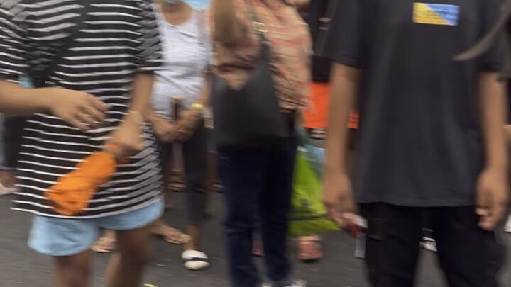 Sinulat ng bata name niya sa Death Note hahahaha!