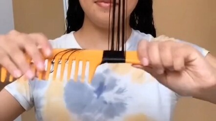 Curling with a Comb: Pro Tips ✨✨✨ #ElevateYourStyle #CurlyHairTutorial #EssentialForRefinedWomen