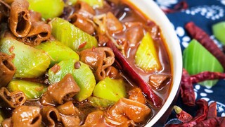 How can a simple pig chitterlings rise to fame as a hot pot delicacy? Unveiling Sichuan people's fav