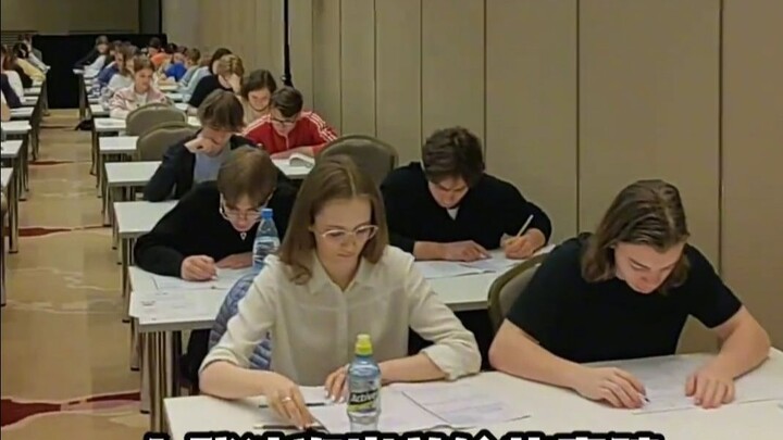 All the grudges over helping Li Hua write letters over the years are wiped clean.