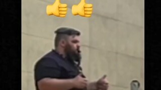 裁判 : “你问我？我问谁？”