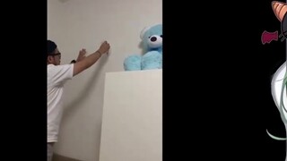 Japanese girl watching "🆘 War Mantis🆘"