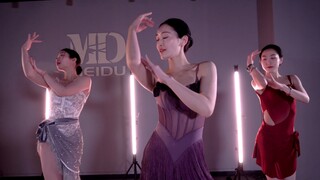 飒爽老师复古jazz，气质与美丽并存！#百老汇爵士 #爱舞蹈的小仙女 #soso编舞