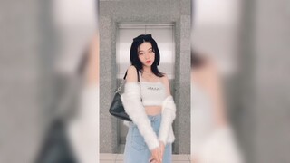 Jean phối croptop len