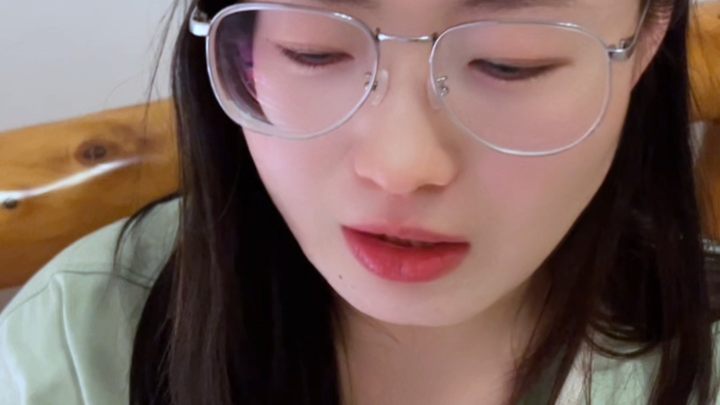 这下文盲算是实锤了😂