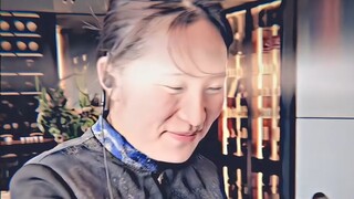 “你还真笑啊”