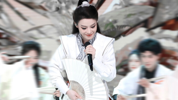 Chen Lijun’s “Elegant and Graceful” Made Concrete