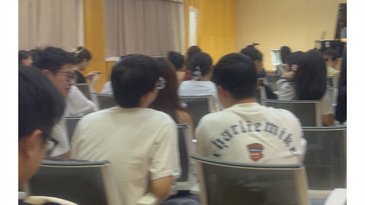 ฉันจะร้องเรียนโรงเรียนมัธยมหลันซีแห่งที่ห้า