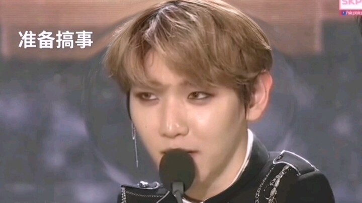 Làm thế nào mà anh chàng gảy đàn một mình đã giúp mọi người đều lên tiếng thành công?