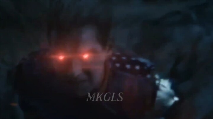 Seberapa besar selisih kekuatan dalam adegan kejar-kejaran antara dua tokoh yang menempati tiga besa