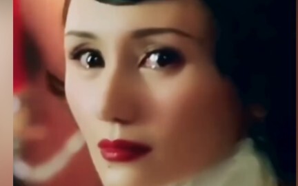 يا للهول!! هناك ضوء حقيقي في عيون يوان تشوان!! أنا أحبّ الجميلات كثيرًا!!!