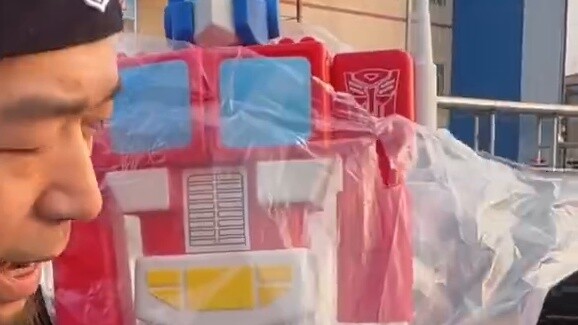 Help brothers realize their dreams at Tianjin Blue Sea Night Market!!