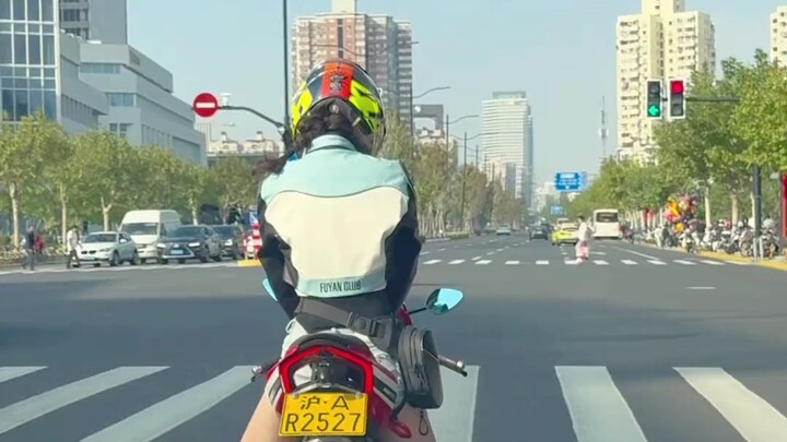 ตอนรอไฟแดงอย่ามองโทรศัพท์เด็ดขาด เพราะไฟเขียวขึ้นไวมากเลย!