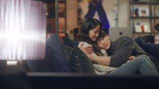 Heart-touching scene! Who understands! I don't think it's acting.