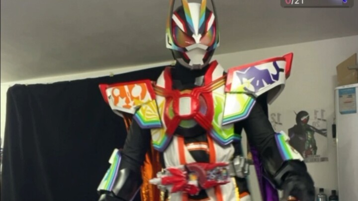 The whole process of putting on the suit! Fortunately, I have a mother who likes special effects to 