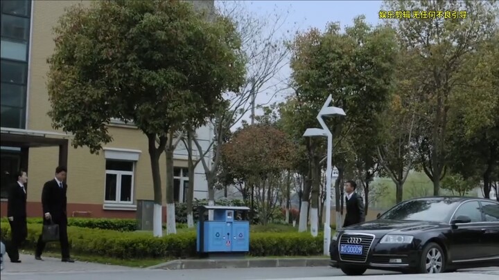 เต็มจอกลิ่นอายของอำนาจ