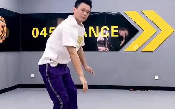 三步教你一个帅气的单手后翻  街舞教学