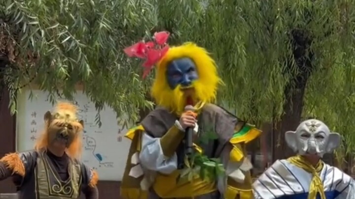 Foreigners Watch the Olympics: Smurfs vs. Lion Camel Ridge – Comment Translations
