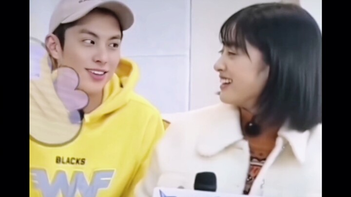 นี่มันประกาศความเป็นเจ้าของชัดๆ นะ ขี้หวงสุดๆ หวังเหอตี๋อย่ารักมากไปเลย!