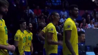 Dia memenangkan semua setter Brasil. Master Bruno menunjukkan kecerdasan setter papan atas.