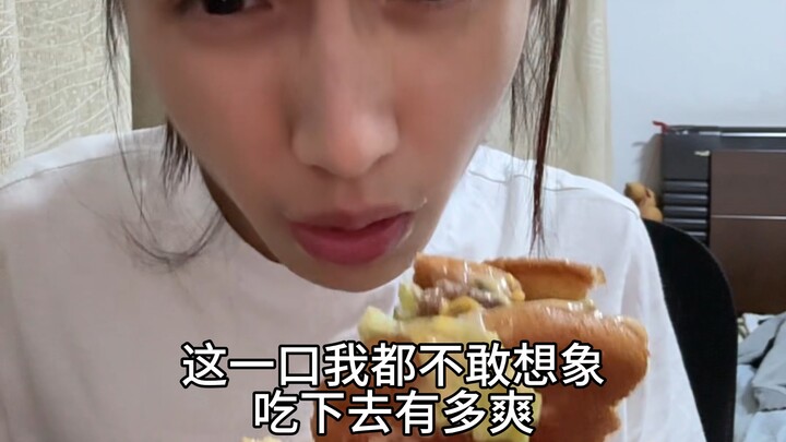 To feel less guilty about spending, I paid for a burger in 12 installments.