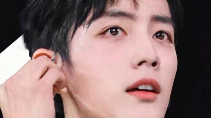"Chaos-Supreme Fox-Like Face"! This is the ultimate god-level beauty that conquers both men and wome