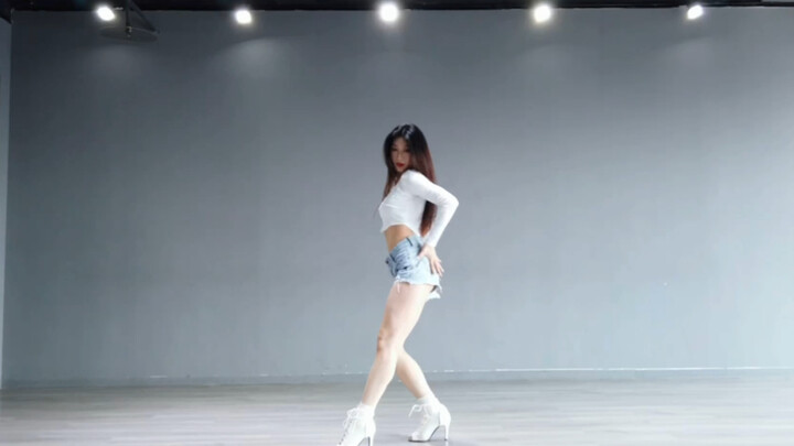 [Bibi Choreography] Summer is all about high heels and shorts